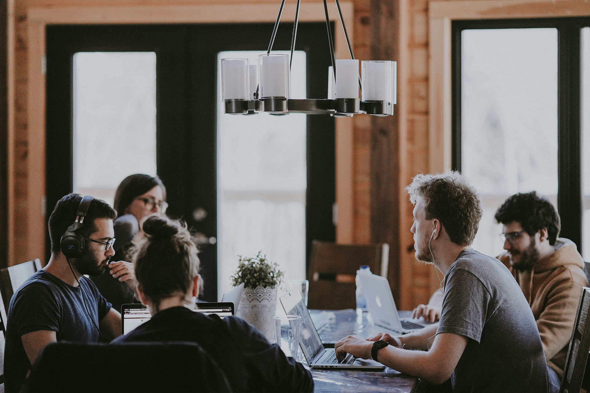 IT Staff Augmentation vs. Traditional Hiring